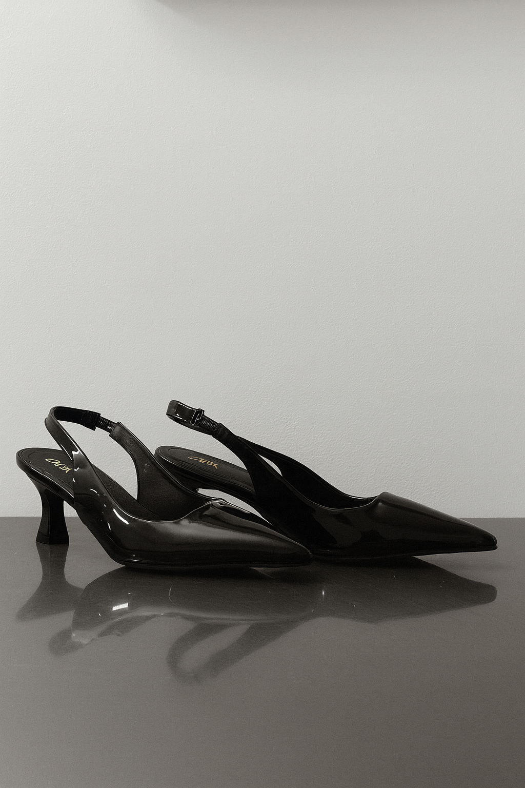 Amelia : Escarpin Femmes Blanc et Noir