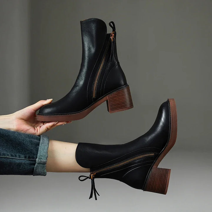 LEATHER ANKLE BOOTS 